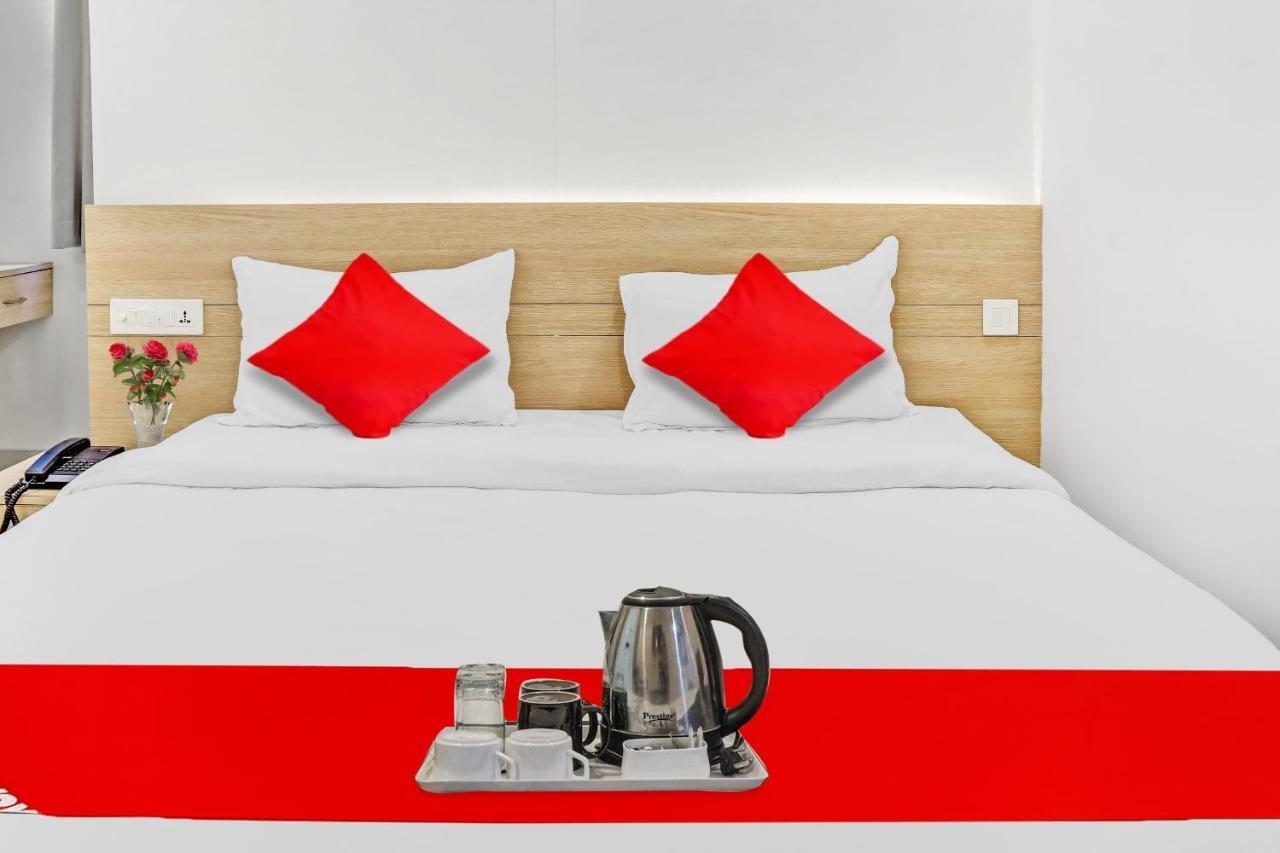 Oyo Flagship Hotel Bluemoon Warangal Ngoại thất bức ảnh