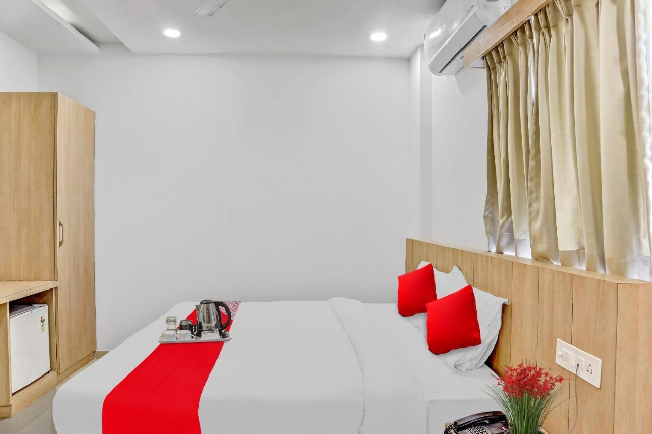Oyo Flagship Hotel Bluemoon Warangal Ngoại thất bức ảnh