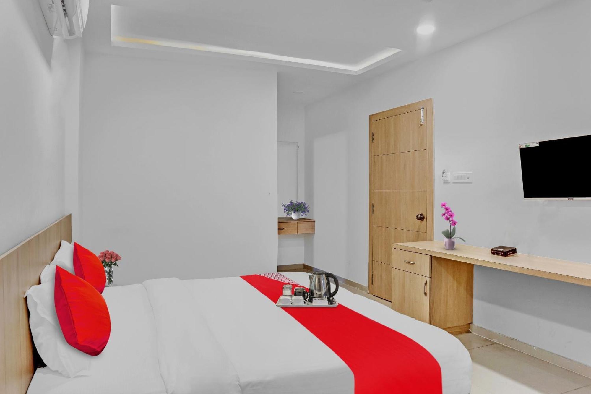 Oyo Flagship Hotel Bluemoon Warangal Ngoại thất bức ảnh