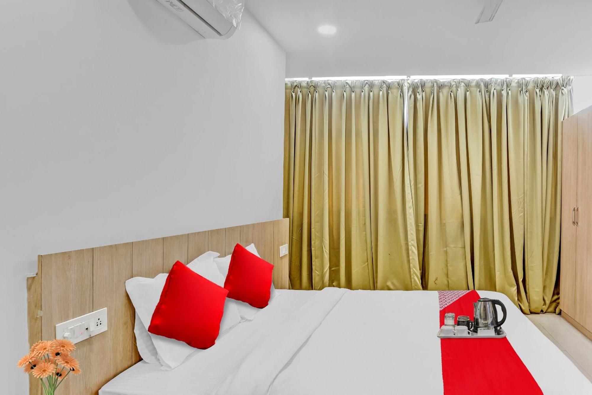 Oyo Flagship Hotel Bluemoon Warangal Ngoại thất bức ảnh