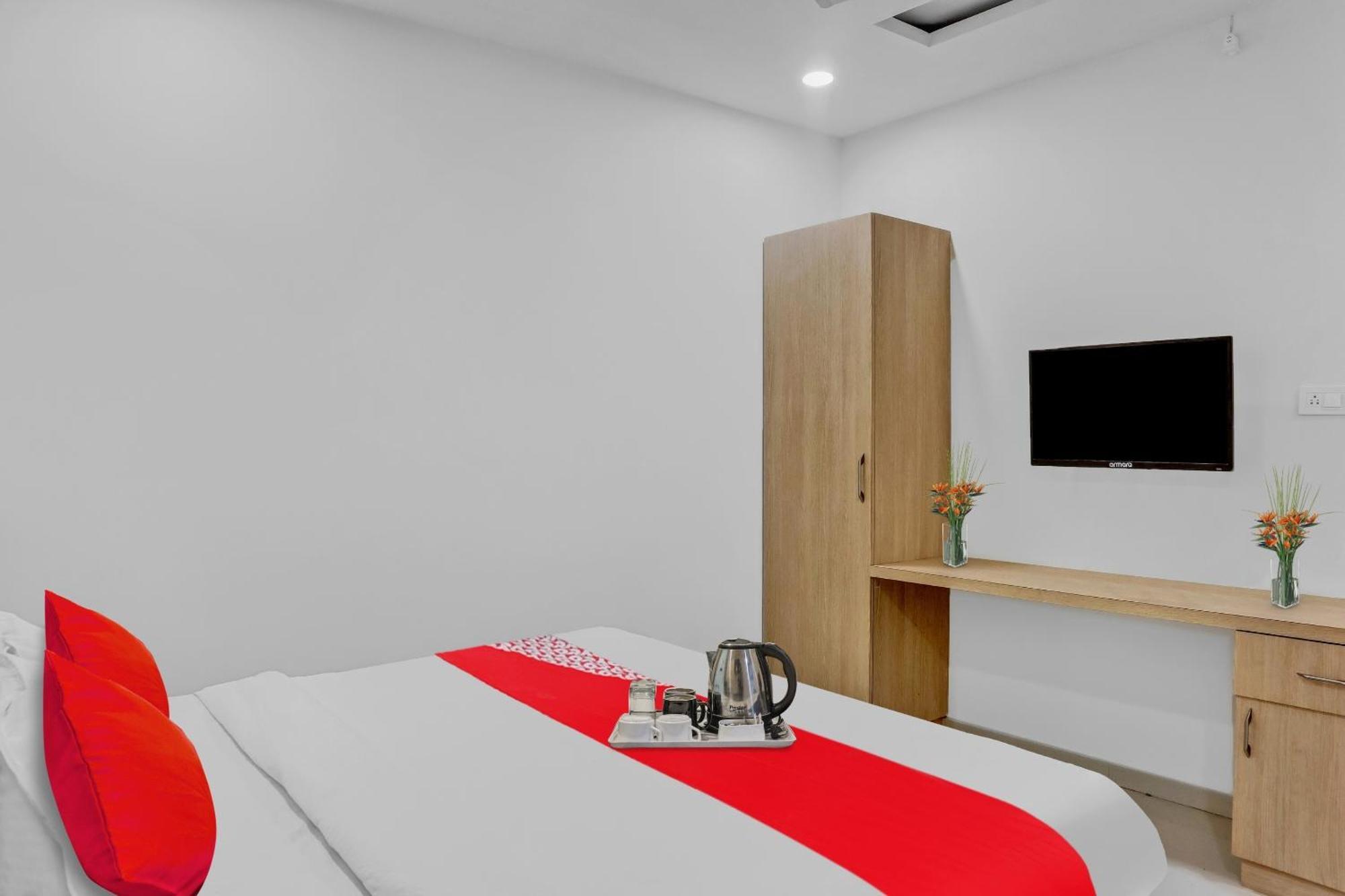 Oyo Flagship Hotel Bluemoon Warangal Ngoại thất bức ảnh