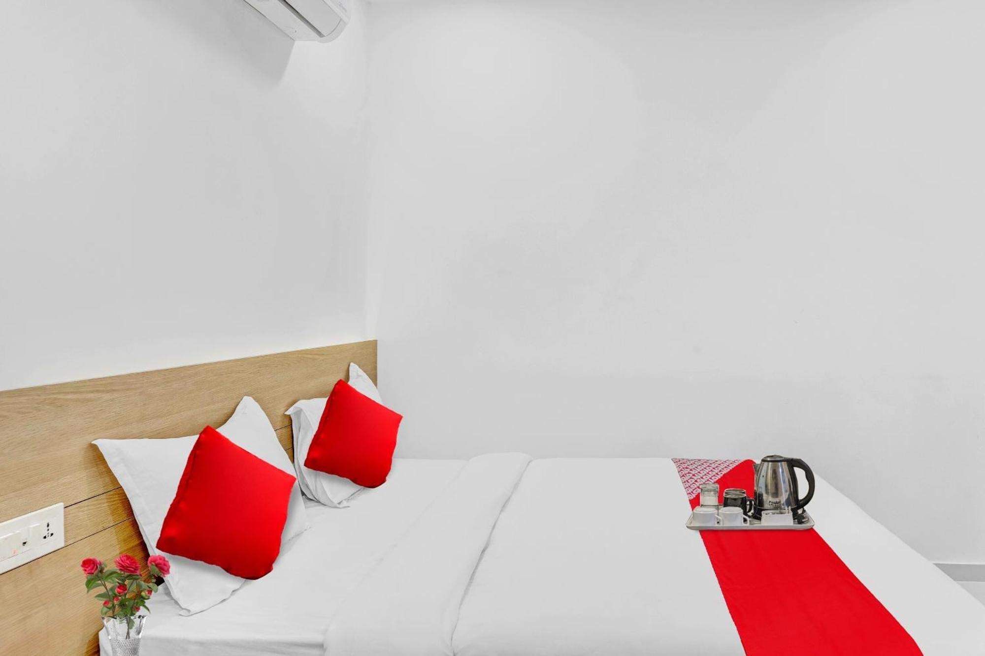 Oyo Flagship Hotel Bluemoon Warangal Ngoại thất bức ảnh